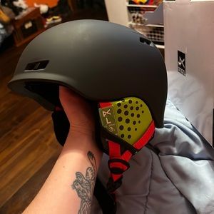 anon snowboarding/ski helmet